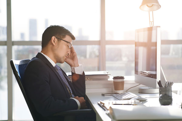 Are Adjustable Sit-to-Stand Desks Worth the Money?