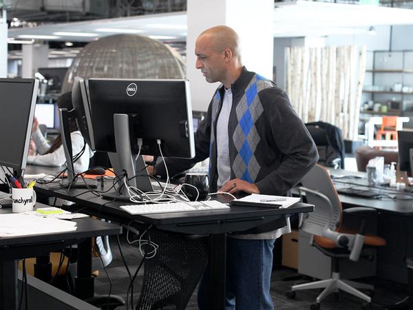 The Ultimate Guide for Outfitting Your Office with Sit-to-Stand Desks